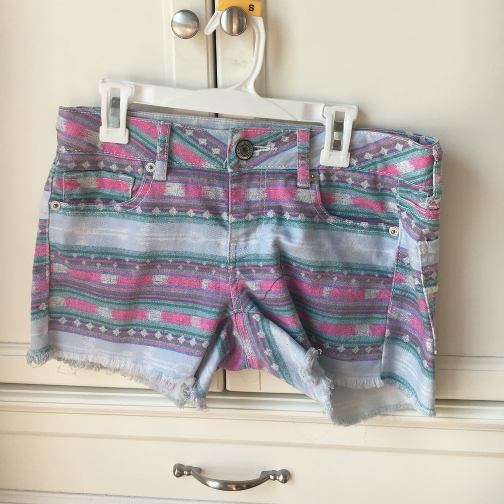 Patterned denim shorts